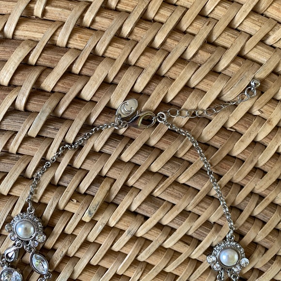 Silver, rhinestone and pearl double string necklace with adjustable clasp - Picture 6 of 6